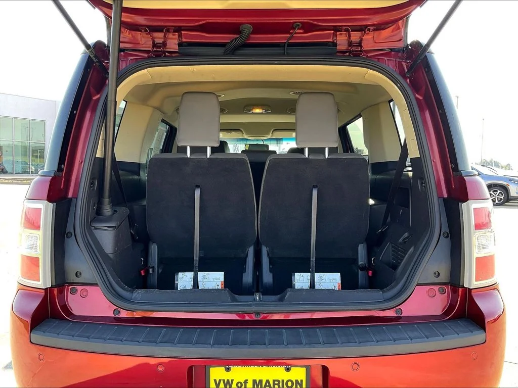 Used 2019 Red Ford SEL image 18
