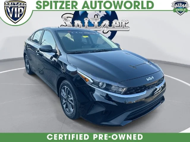 Used 2023 Black Kia LXS image 1