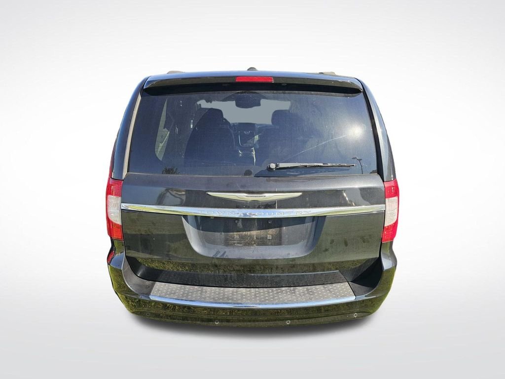 Used 2015 Black Chrysler Touring-L image 15