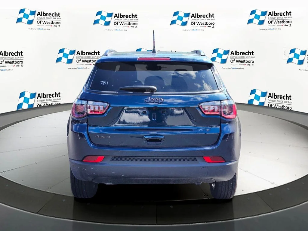 New 2026 Fathom Blue Pearl Coat Jeep Latitude image 4