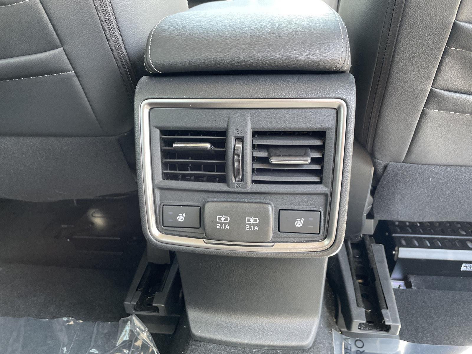 Used 2022 Crystal Black Silica Subaru Touring image 27