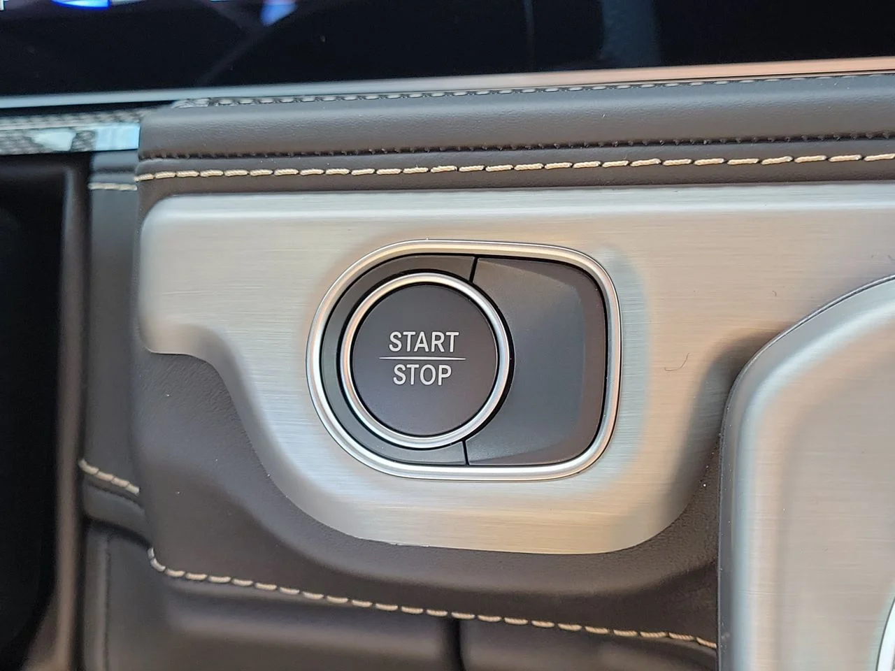 New 2027 Twilight blue Mercedes-Benz G 580 image 18