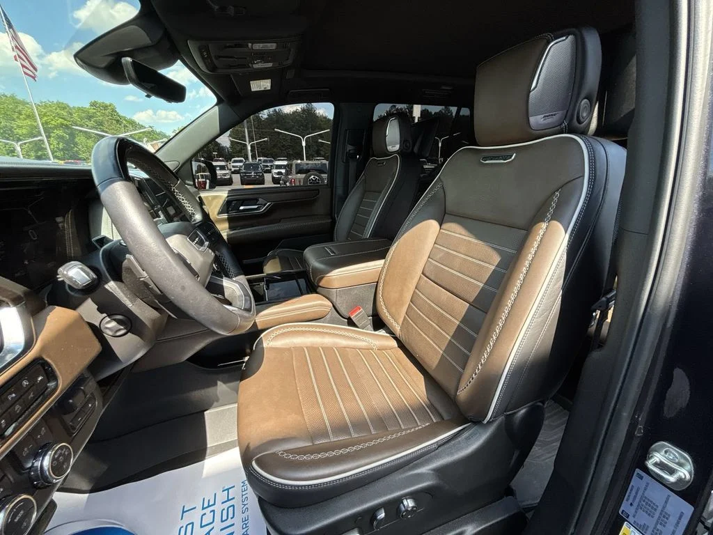 Used 2025 Silver GMC Denali Ultimate image 13