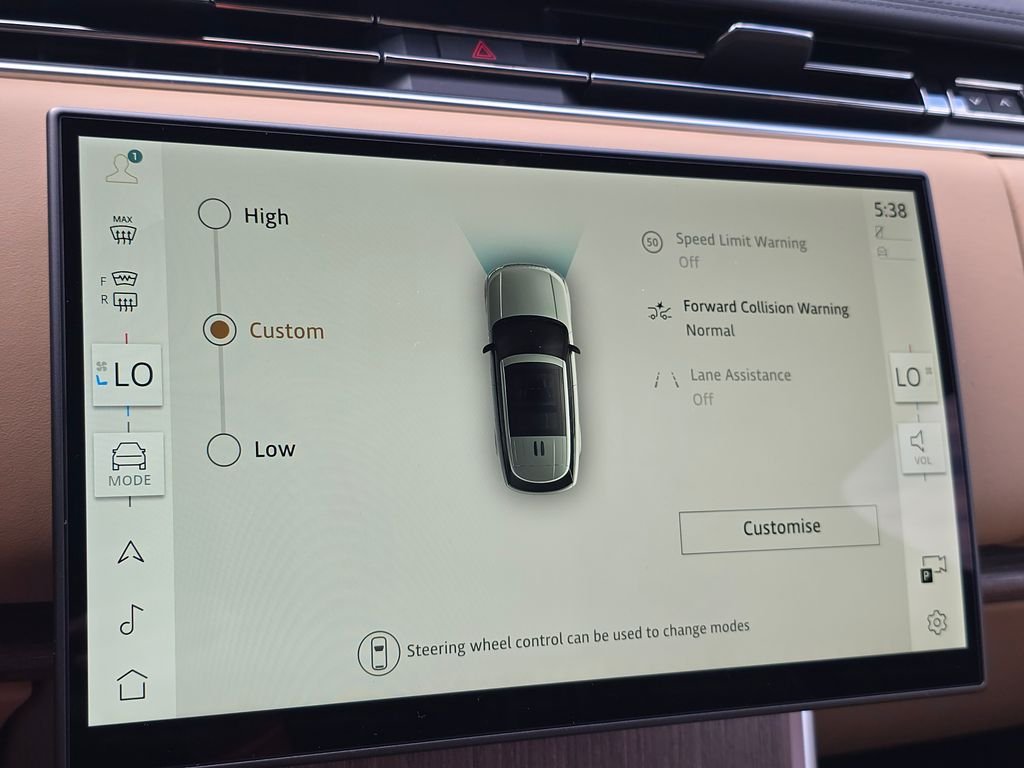 New 2026  Land Rover SE image 36