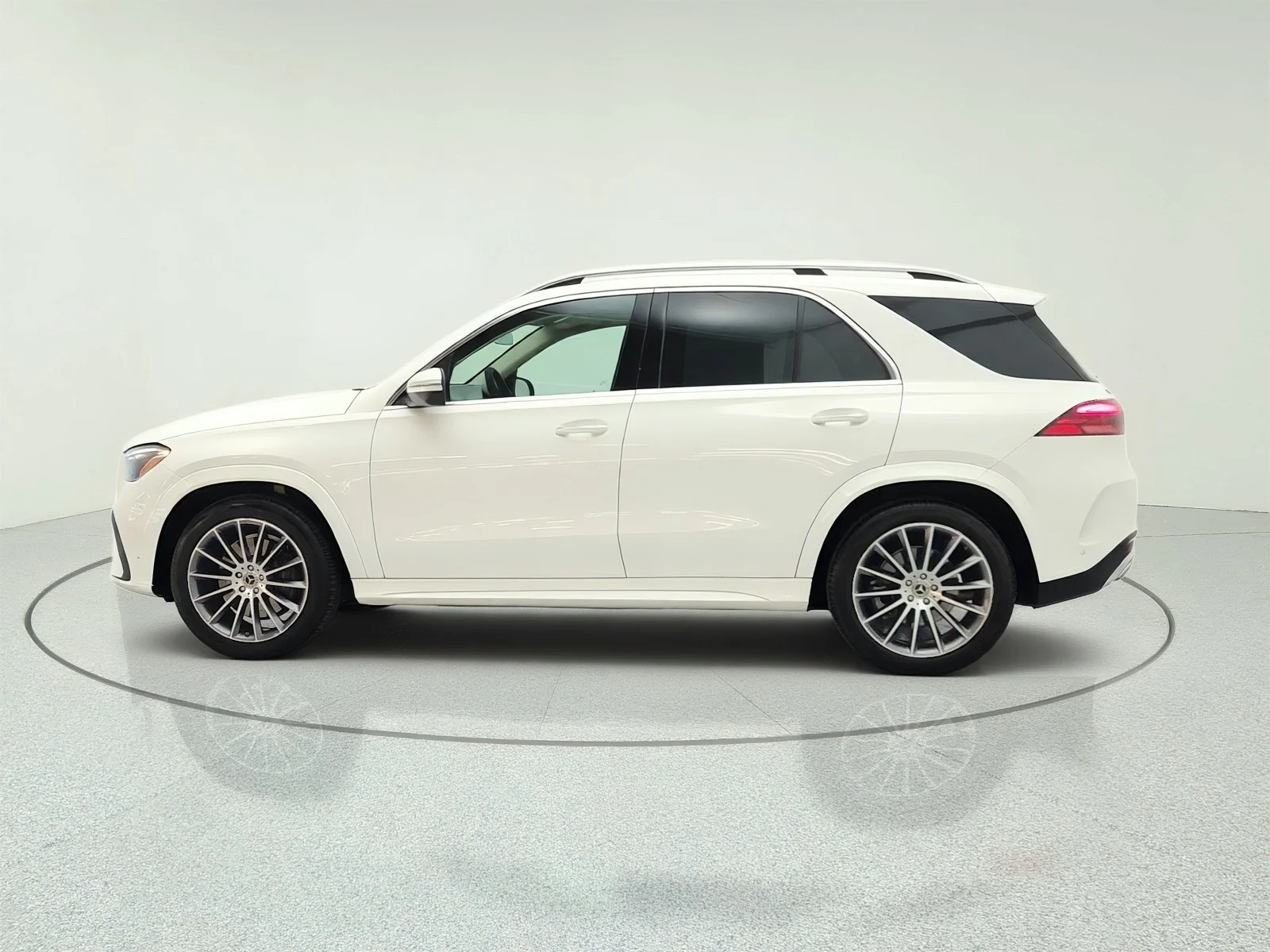 Certified Used 2024 Polar White Mercedes-Benz GLE 350 4MATIC® SUV image 8