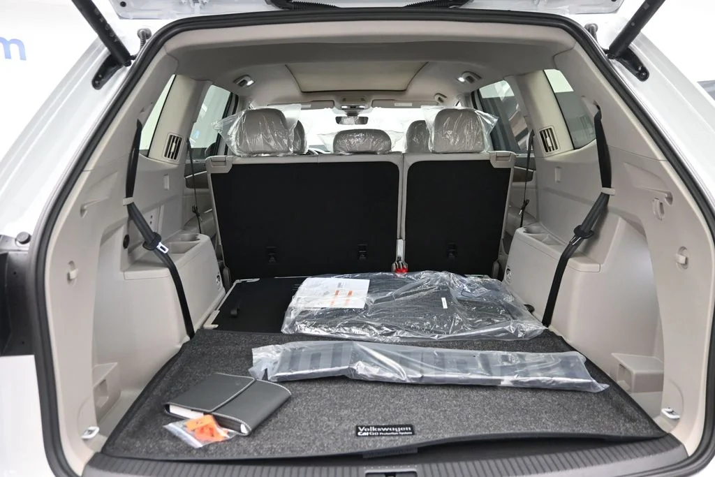 New 2026 White/off-white Volkswagen 2.0T SE w/Technology image 10