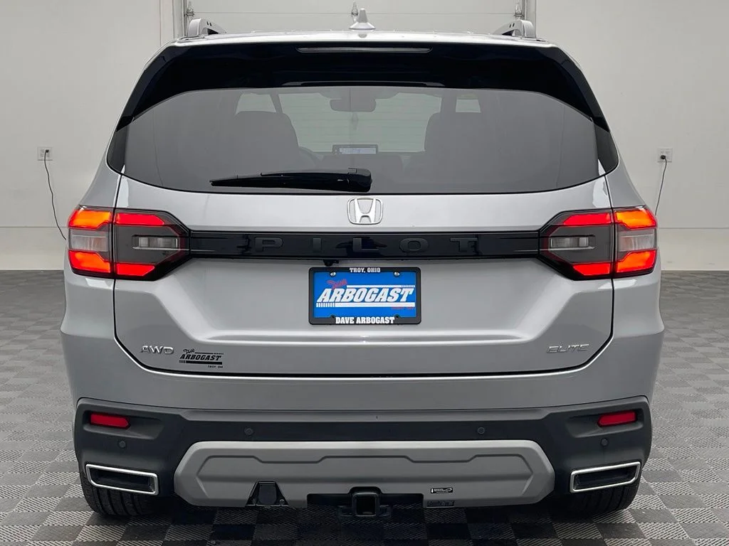 Used 2025 Lunar Silver Metallic Honda Elite image 10