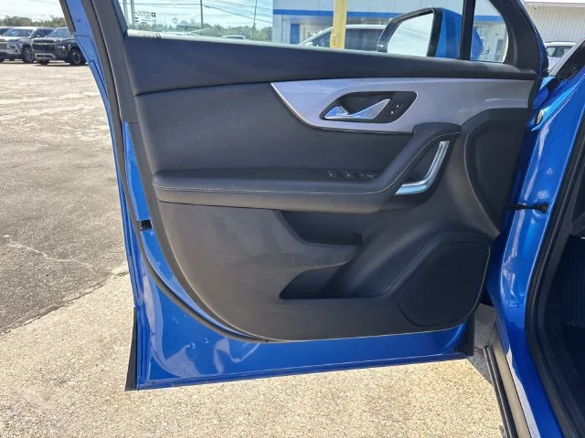 Used 2025 Blue Chevrolet LT image 30