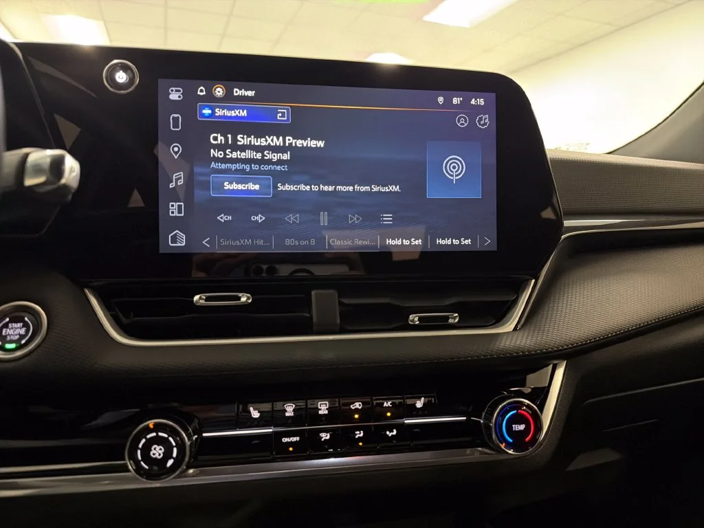 Used 2025 White Chevrolet LT image 18
