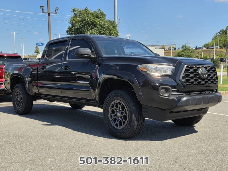 Used 2018 Midnight Black Metallic TOYOTA SR5 DOUBLE CAB 6