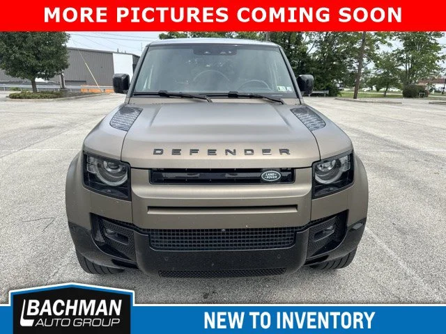 Used 2025 Gondwana Stone Metallic Land Rover X-Dynamic SE image 3