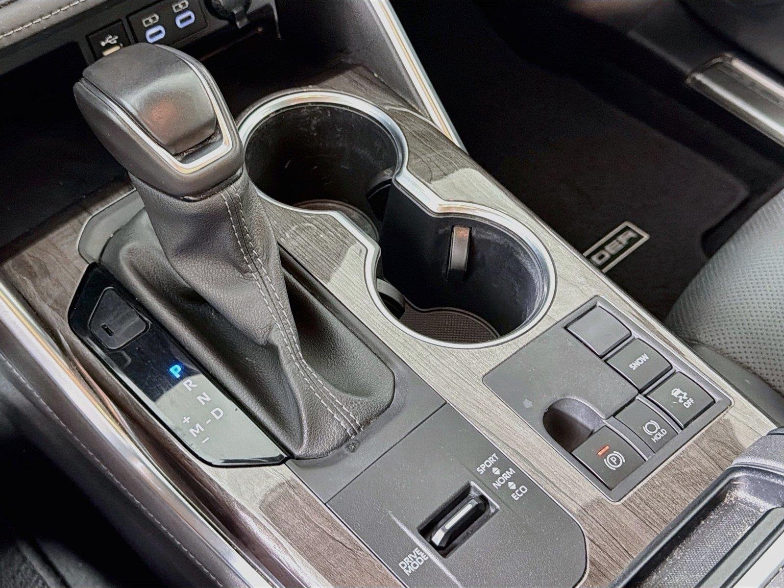 Used 2024 Wind Chill Pearl Toyota Limited image 16