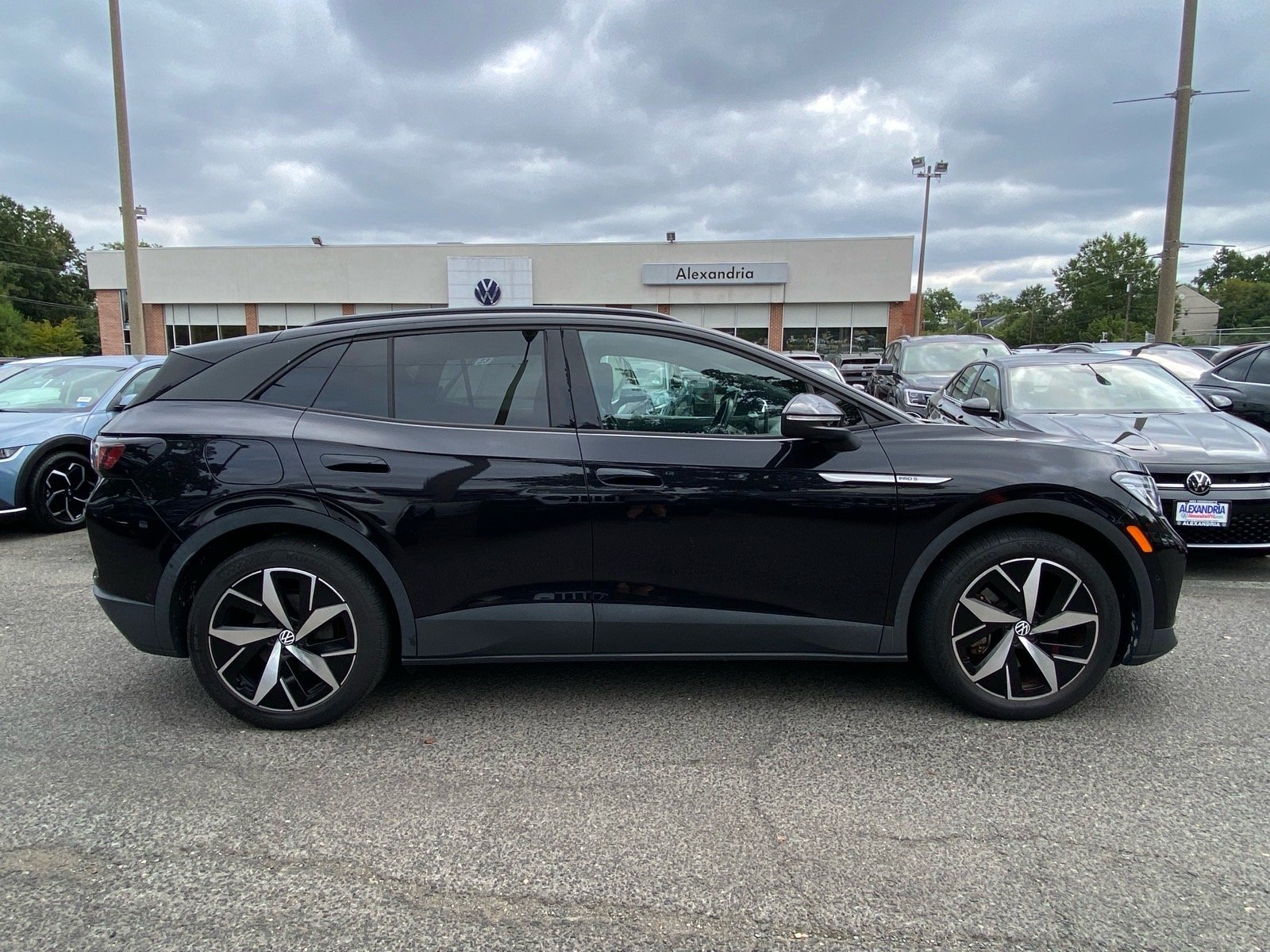 Used 2023 Volkswagen ID.4 PRO S with VIN 1V2VMPE80PC020547 for sale in Alexandria, VA