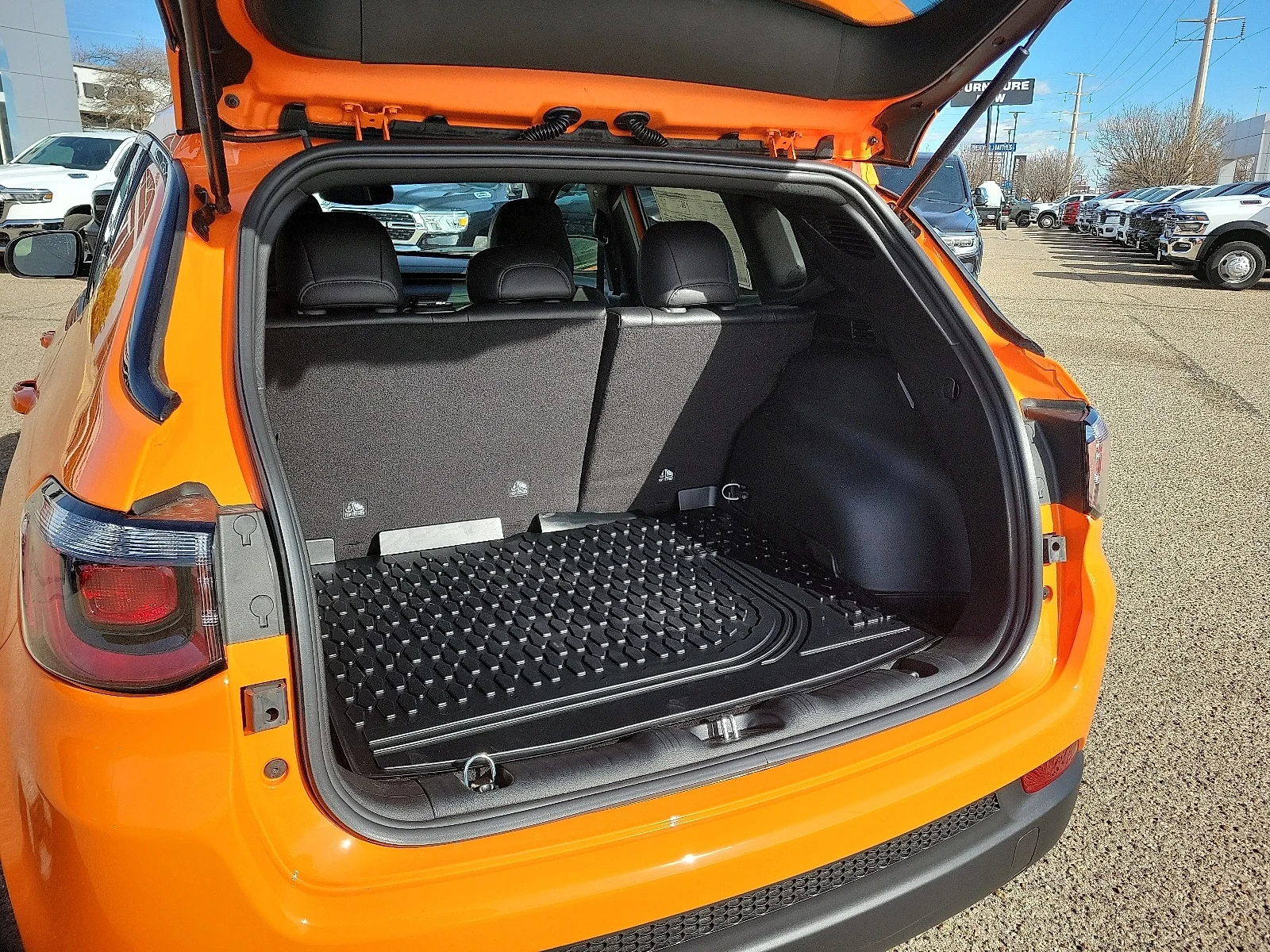 New 2026 PL4 Joose Jeep LATITUDE ALTITUDE 4X4 image 8