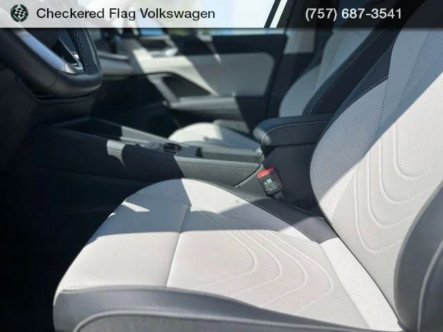 Used 2025 Pure White Volkswagen 2.0T SE image 21