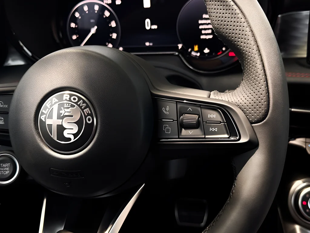 2026 Alfa Romeo Tonale Sprint - Photo 15