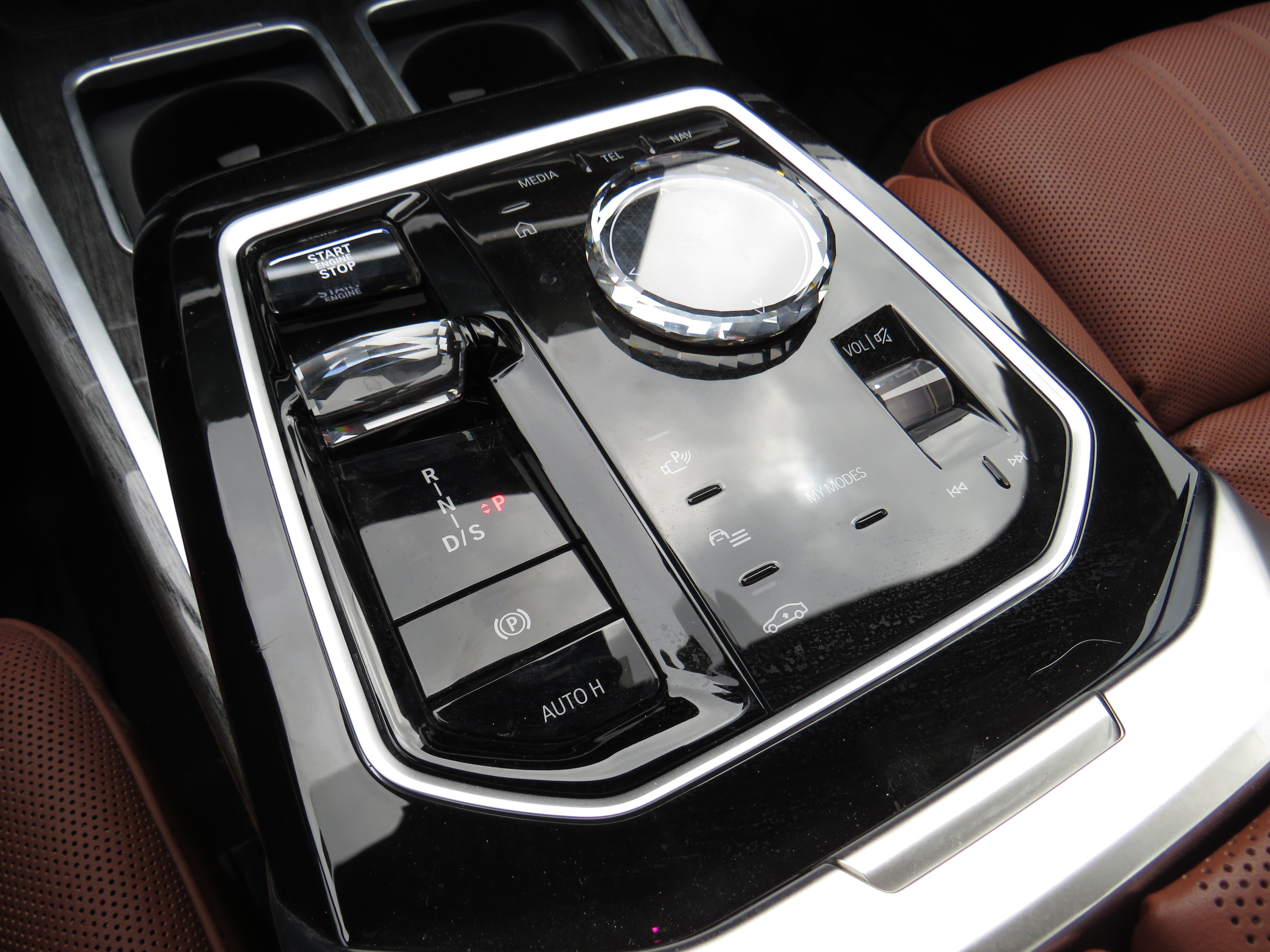 Used 2024 Black Sapphire Metallic BMW 760i xDrive image 15