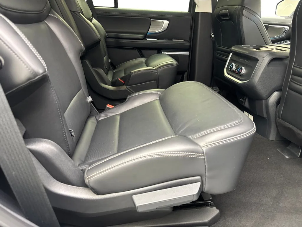Used 2025 Silver Ford Platinum image 43
