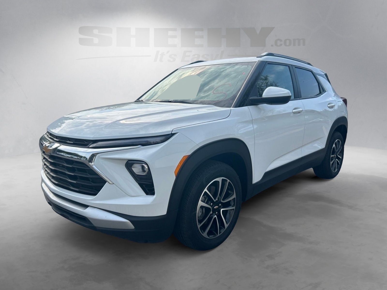 Used 2024 White Chevrolet LT image 16