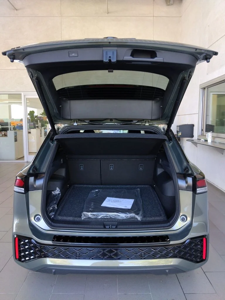 New 2026 Green Volkswagen 2.0T SE R-Line Black image 11