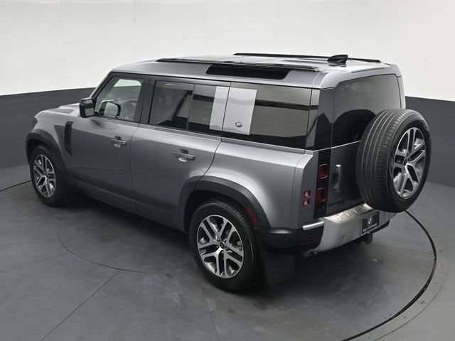 Used 2020  Land Rover SE image 33