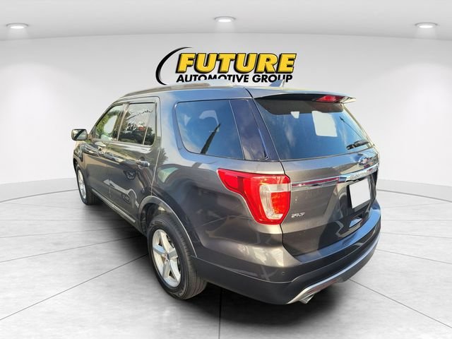 Used 2017 Gray Ford XLT image 4