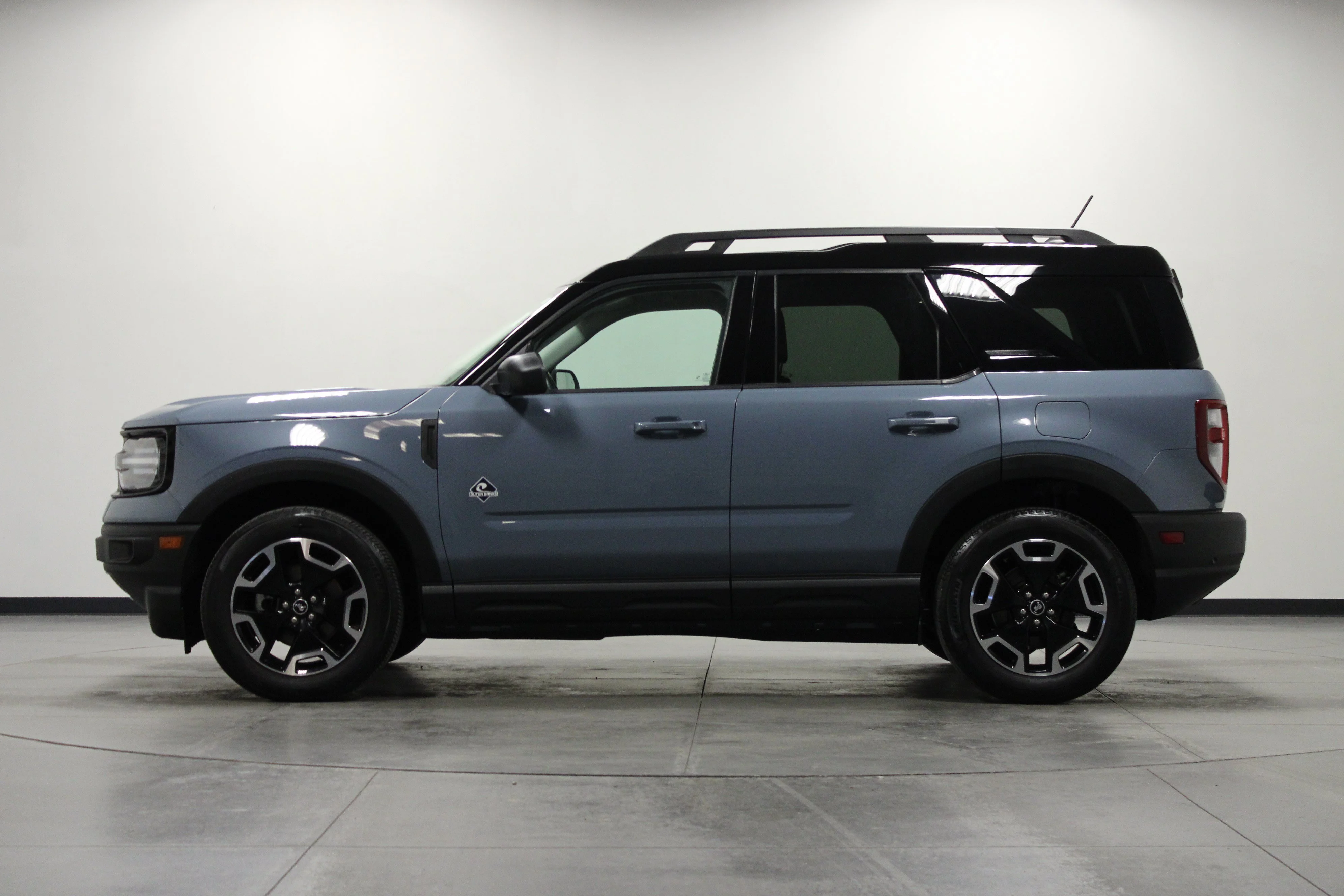 Used 2024 Azure Gray Metallic Ford Outer Banks image 7