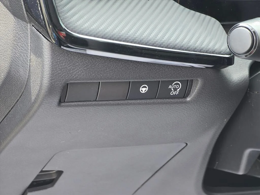 Used 2025 Blue Nissan SR image 8