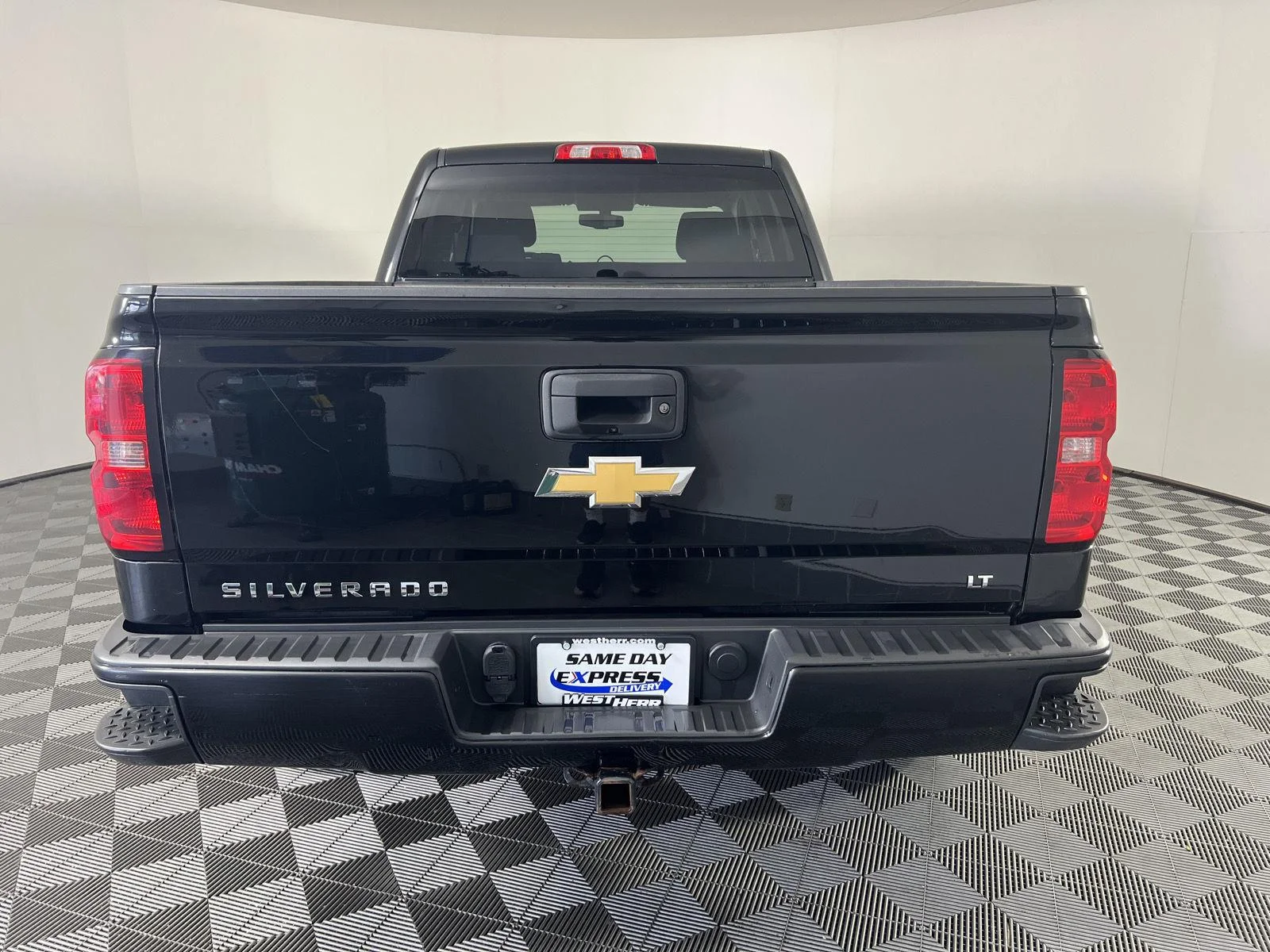 Used 2018 Black Chevrolet LT image 3