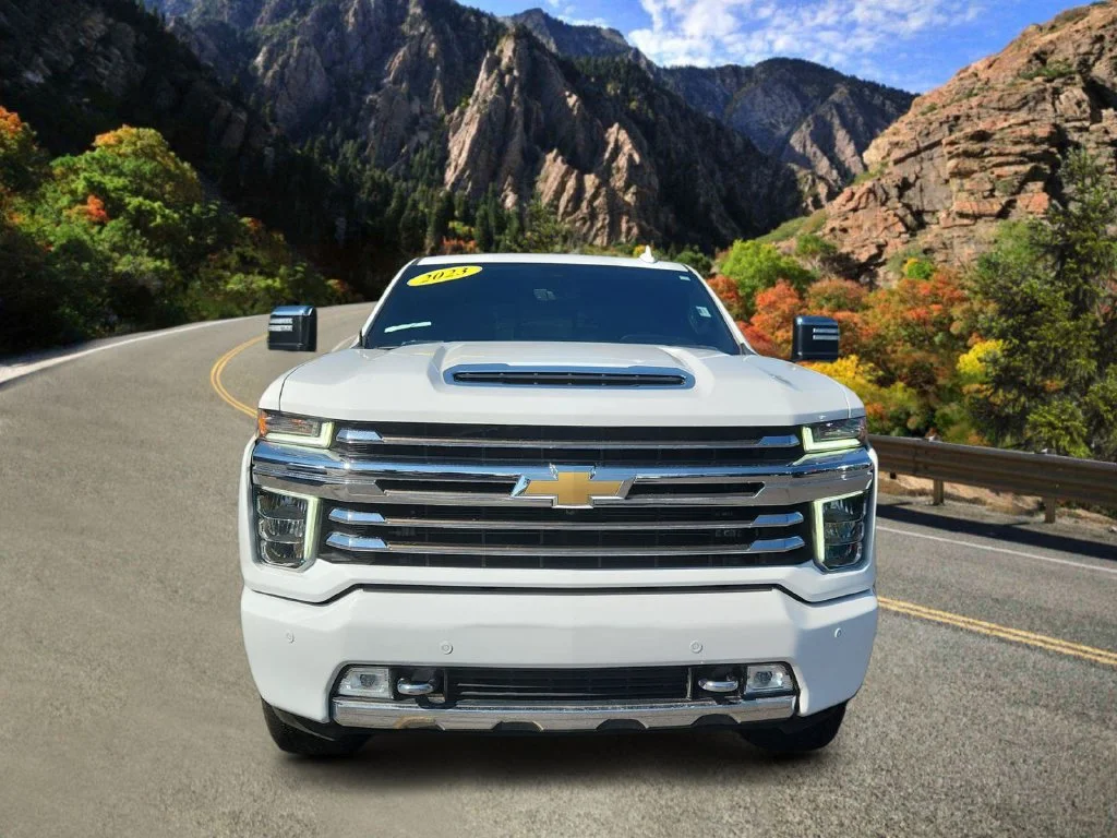 Used 2023 White Chevrolet High Country image 6