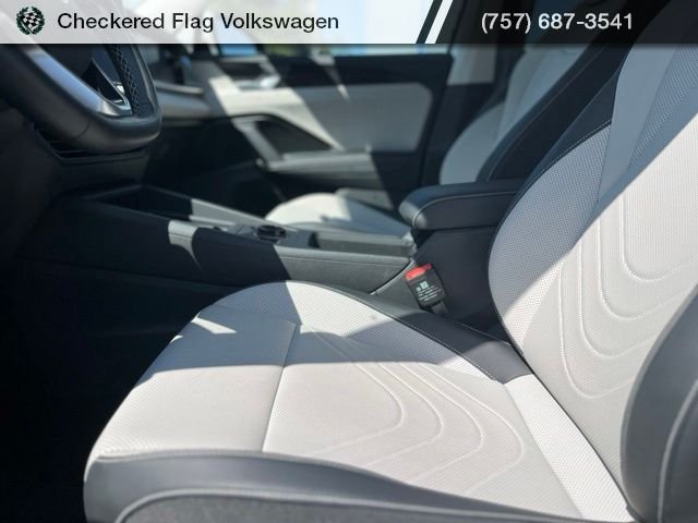 Used 2025 Pure White Volkswagen 2.0T SE image 21