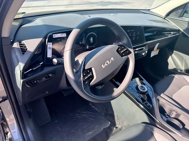 New 2026 Steel Gray Kia WIND image 9
