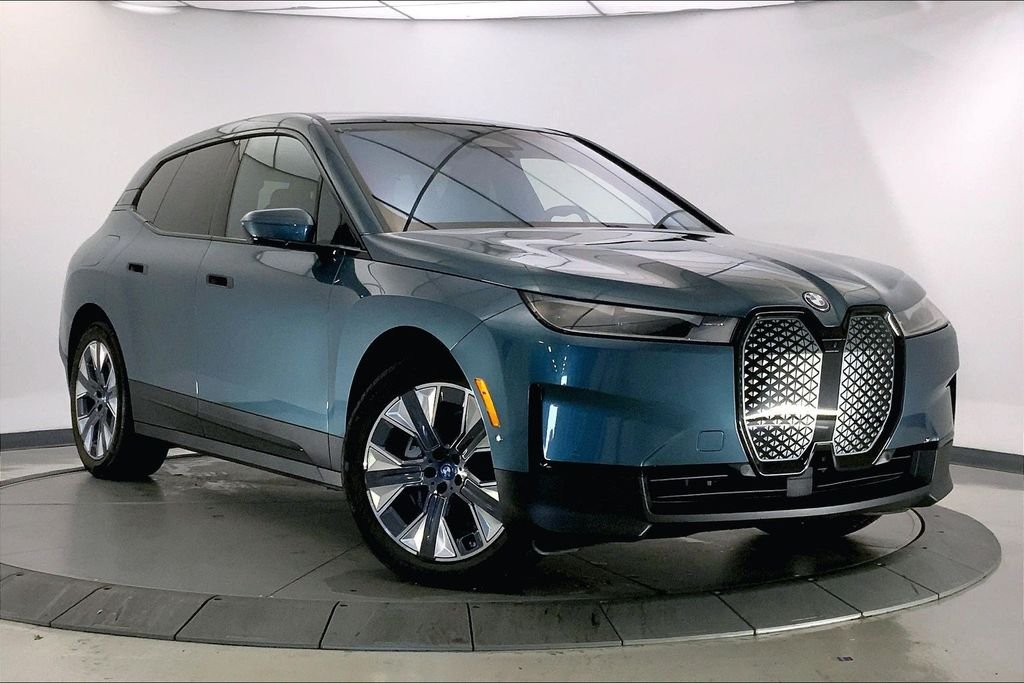 Used 2024 Blue BMW xDrive50 image 30