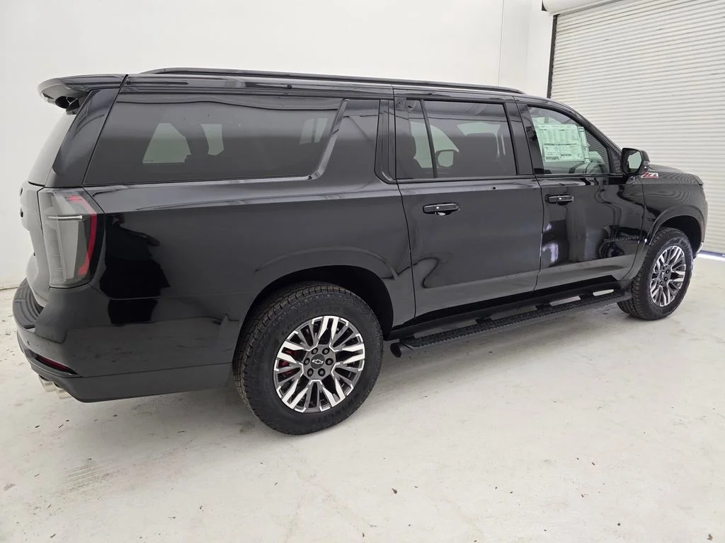 2025 Chevrolet Suburban Z71 - Photo 47