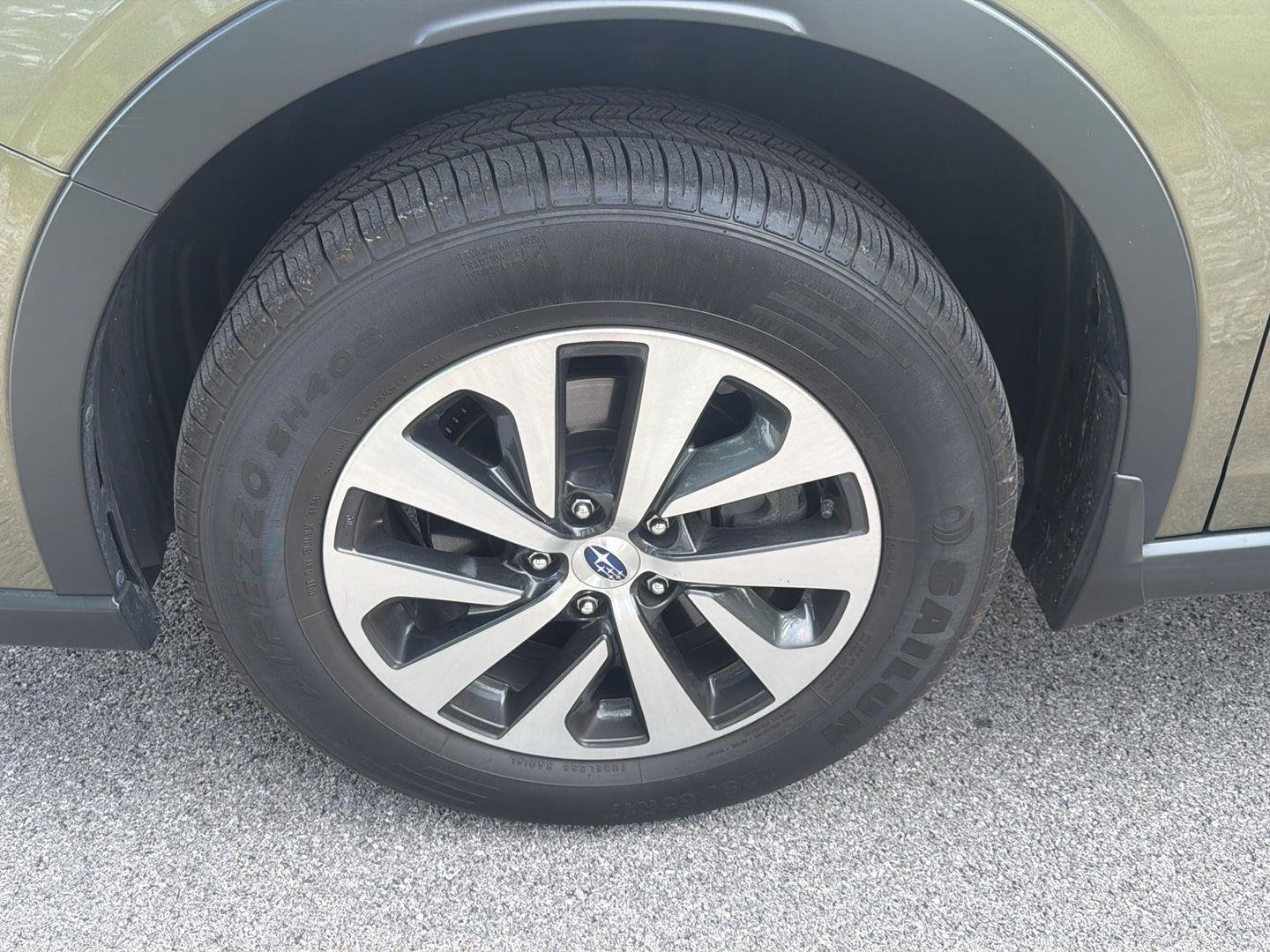 Used 2022 Autumn Green Metallic Subaru Premium image 9