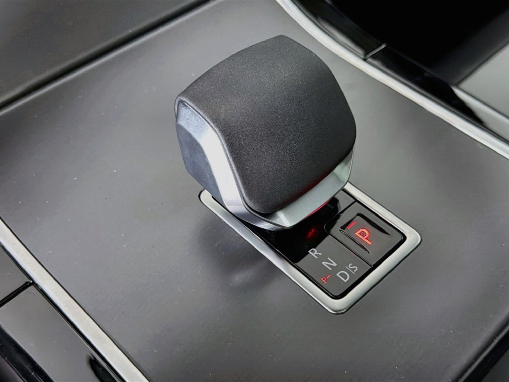 New 2026 Arroios Grey Land Rover S image 17