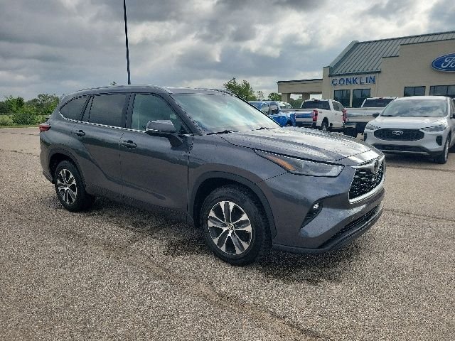 Used 2023 Magnetic Gray Metallic Toyota XLE image 20