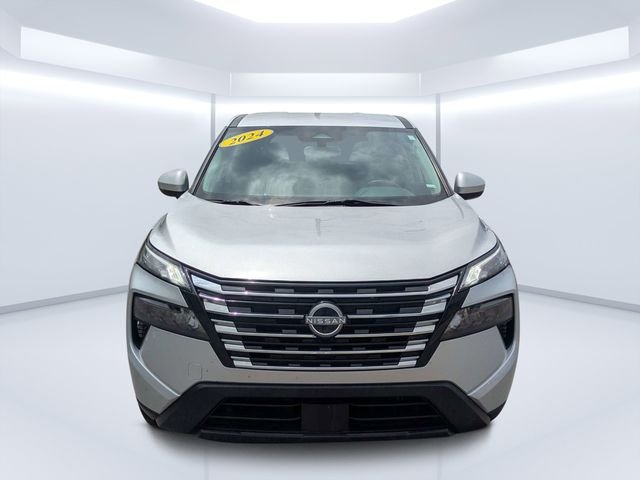 Used 2024 Silver Nissan SV image 8