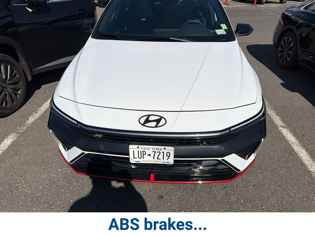 Used 2025 White Hyundai Base image 9