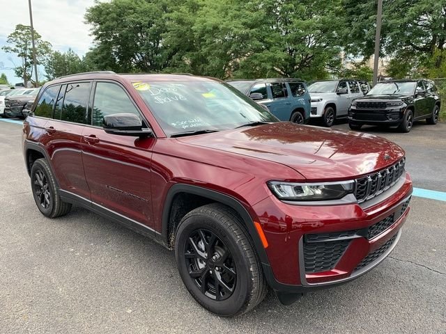 New 2026 Velvet Red Pearlcoat Jeep Altitude image 8