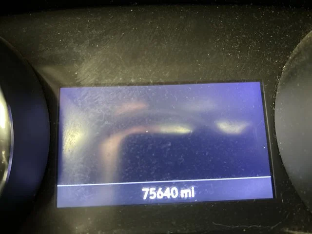 Used 2022 Red Buick Essence image 25