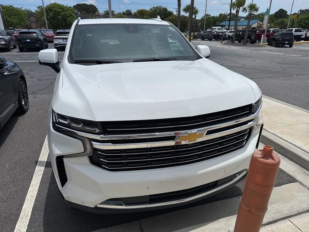 Used 2023 White Chevrolet LT image 2
