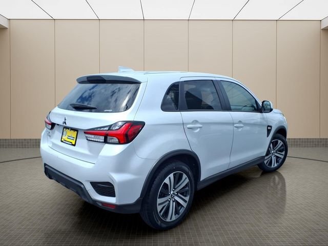 Used 2024  Mitsubishi 2.0 ES image 6