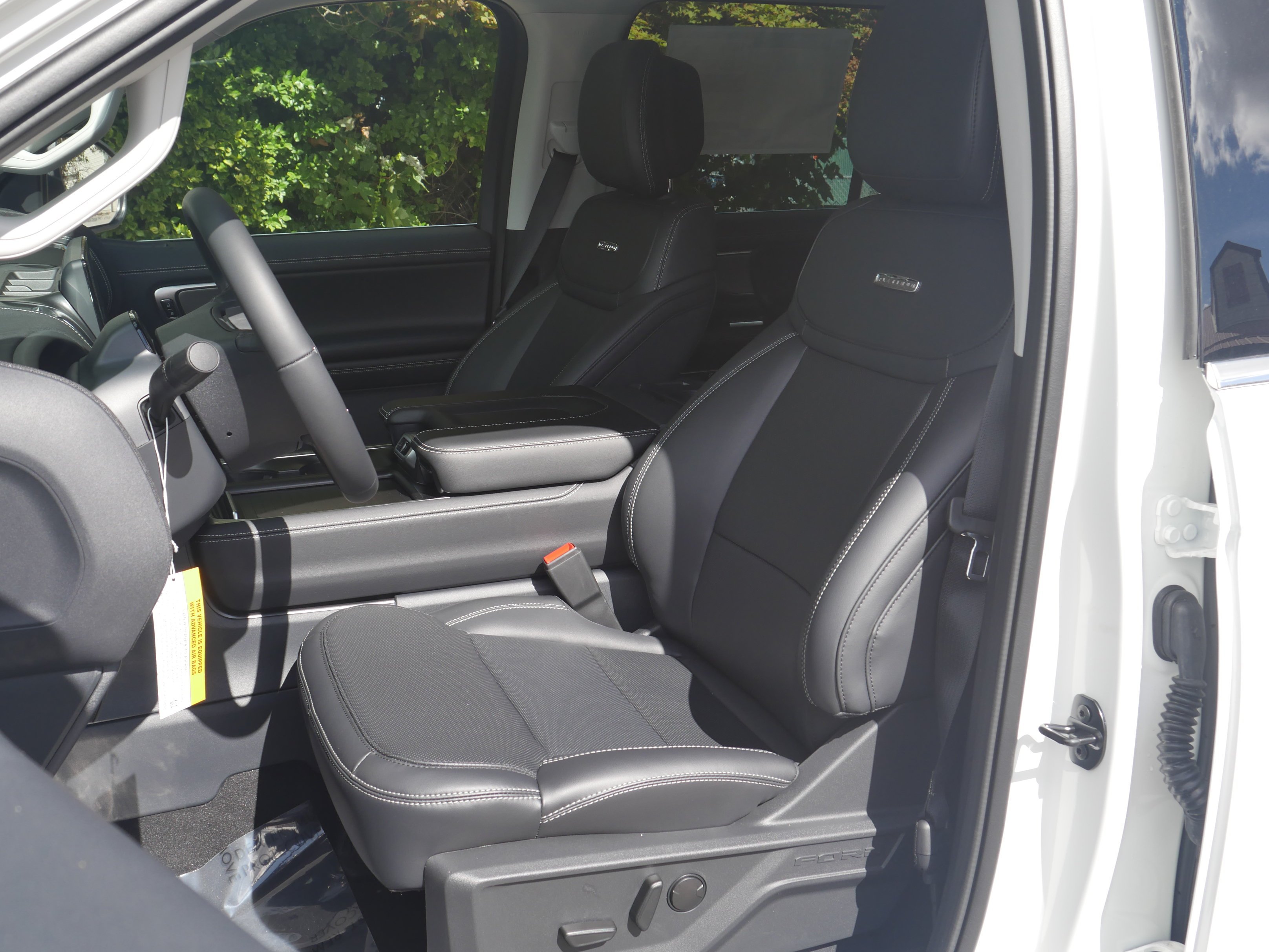 New 2027 Star White Metallic Tri-Coat Ford MAX Platinum image 37