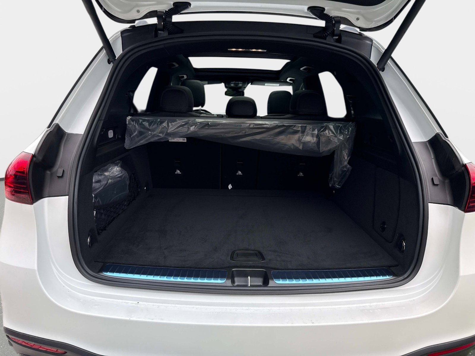 New 2026 Moonlight White Mercedes-Benz 350 4MATIC® SUV image 11