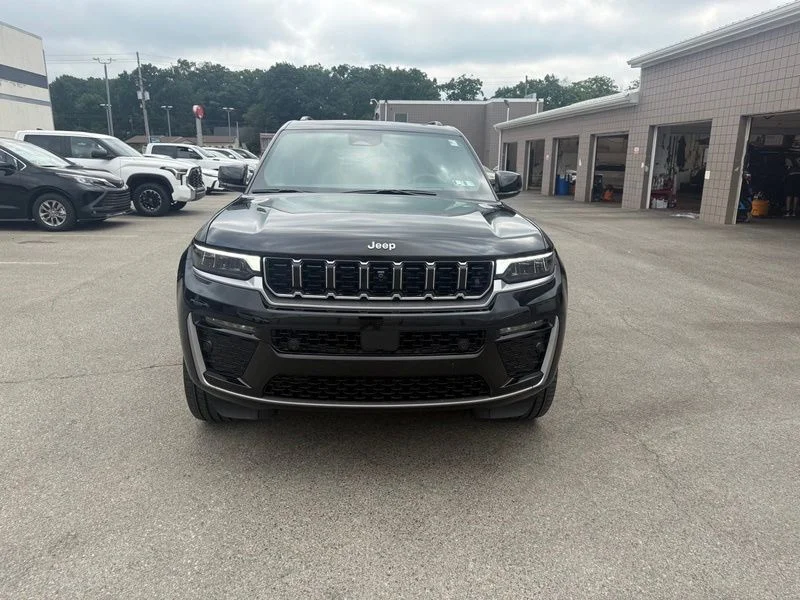 Used 2026 Black Jeep Summit image 17