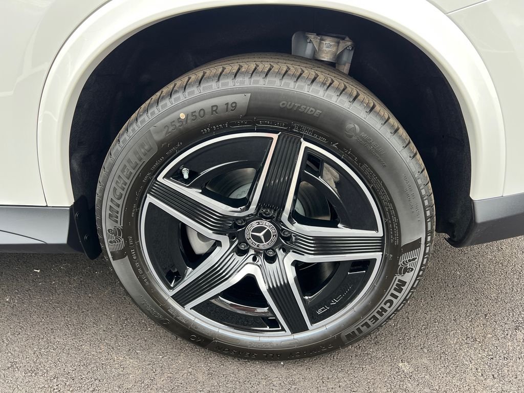 New 2026 Polar White Mercedes-Benz GLC300 image 34