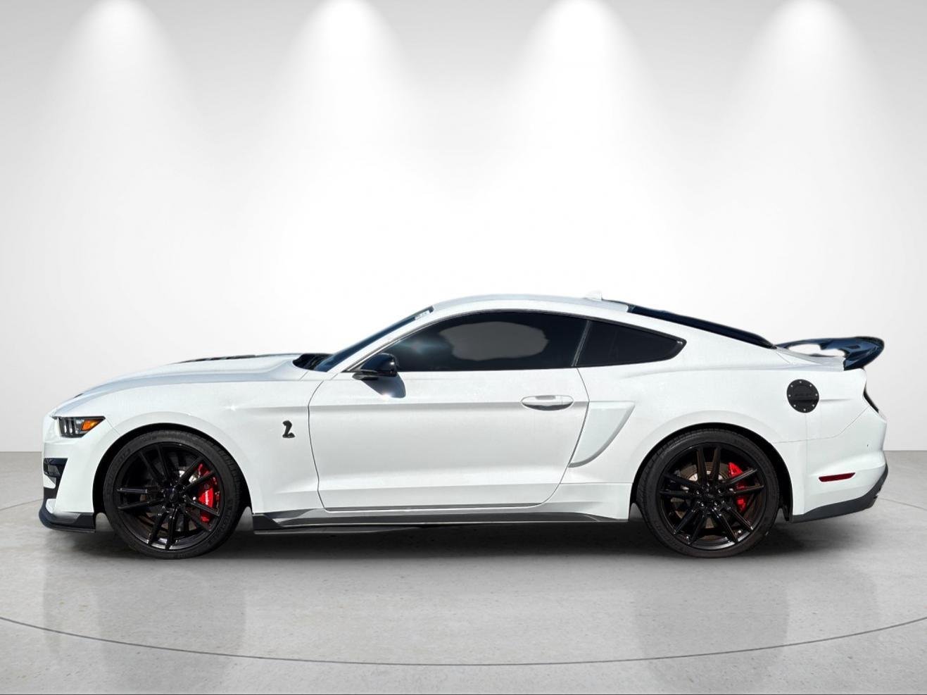 Used 2021 Oxford White Ford Shelby GT500 image 2