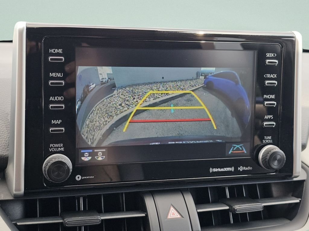 Used 2021 Pearl Toyota Hybrid XLE image 9