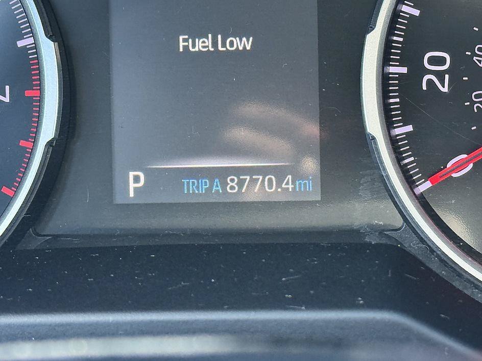 Used 2020 Midnight Black Metallic Toyota XLE image 17